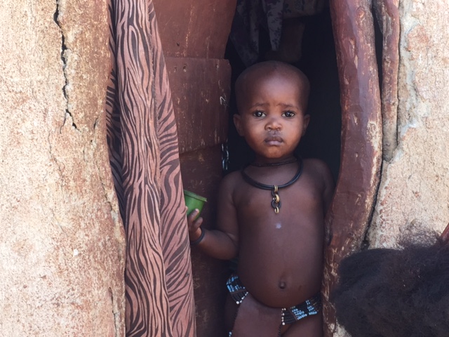 Tribu Himba (Namibia) – Las mujeres y sus costumbres en la aldea